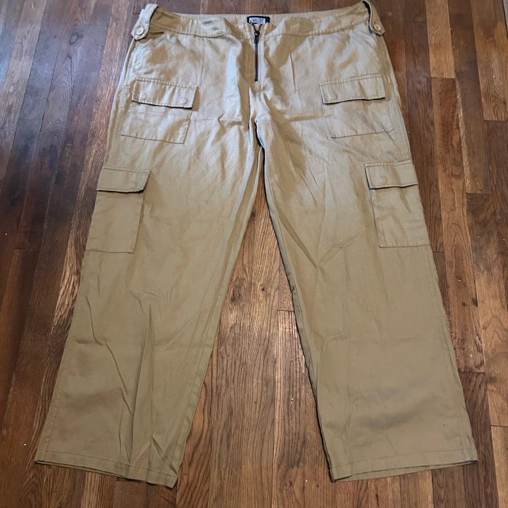 Women’s poster girl  cargo pants 3x